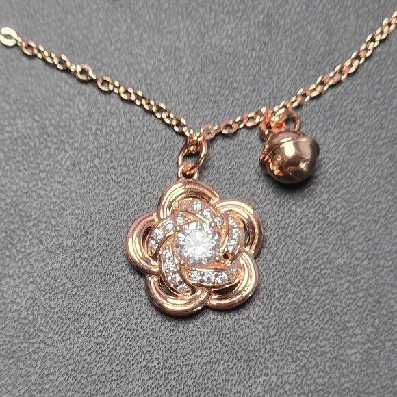 Rose Gold-Plated Silver Flower Pendant Necklace With CZ Center (NWOT) - Picture 4 of 6